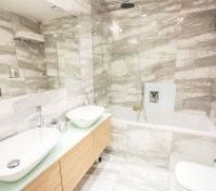Koupelna s vanou/Bathroom with bathtub