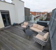 Second balcony with furniture (opposite the garden)