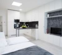 Living Area w/Smart TV & High-speed WiFi
