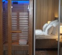 Infrared sauna with chromotherapy