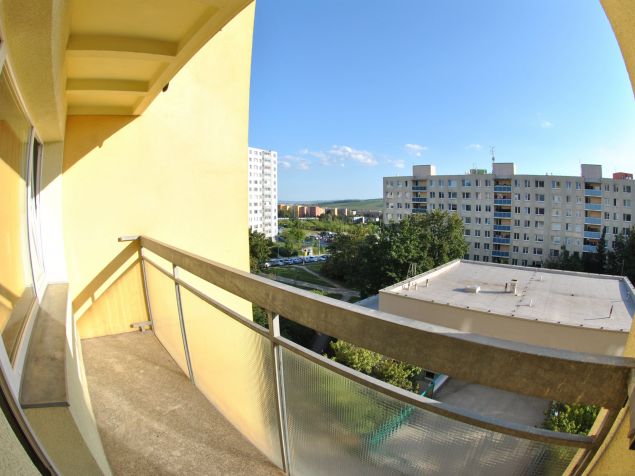 balkón z pokoja